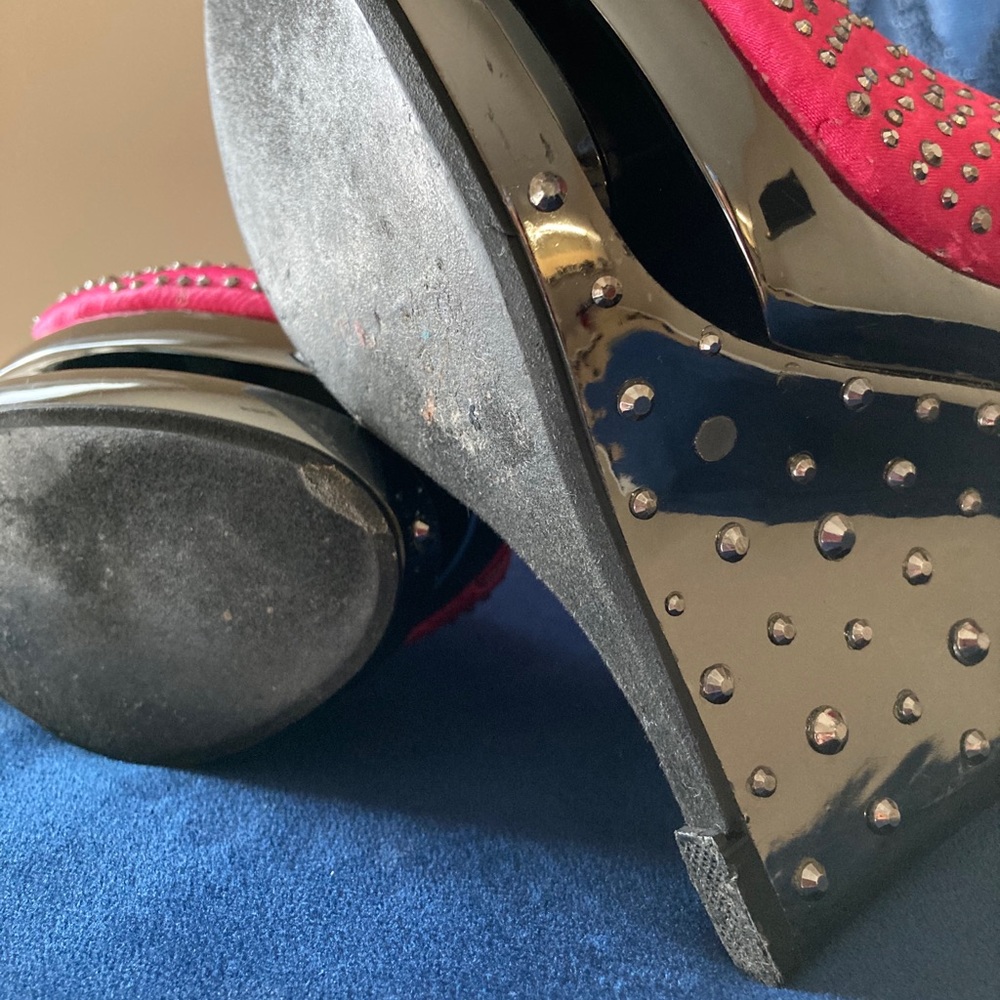Lady’s Shoes - Picture 13 of 15